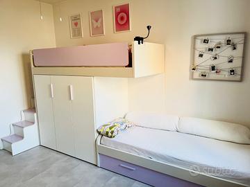 Cameretta moderna con 3 letti