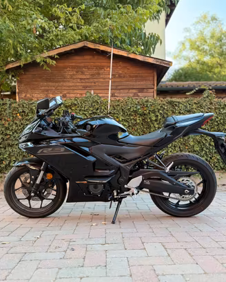Yamaha YZF R3 2025 - NUOVA