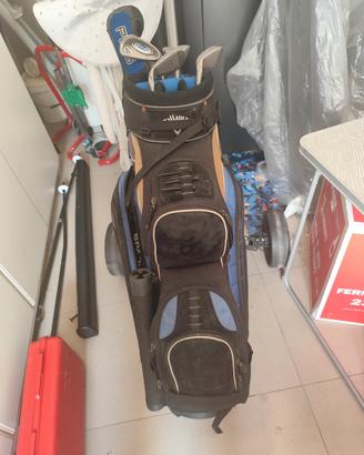 sacca da golf Callaway con ruote e mazze