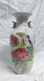 Vaso cinese antico decorato a mano