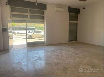 Immobile di 95 m² con 1 locale a Mondragone