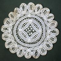 Lotto di 7 centrini uncinetto a mano - anni 30/70