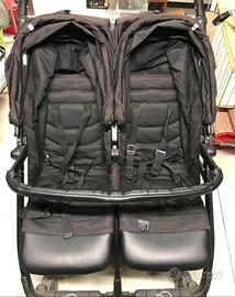 Passeggino gemellare completo