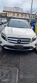 Mercedes GLA colore bianco