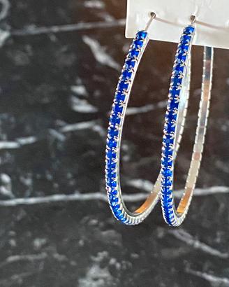 Orecchini a cerchio blu elettrico