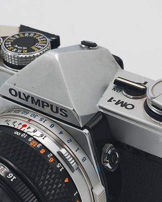 OLYMPUS OM-1 Reflex Analogica 35mm
