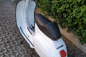 Vespa 50R