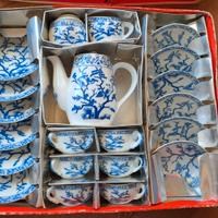 Servizio da thè/caffè per bambole in porcellana