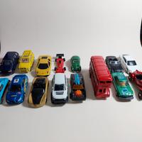 Lotto 15 modellini 1/64 circa giocati vedi foto