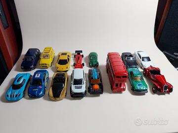 Lotto 15 modellini 1/64 circa giocati vedi foto