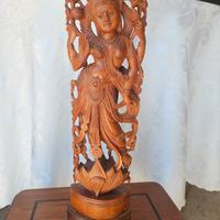 scultura in legno Dea Lakshmi intagliato a mano vi