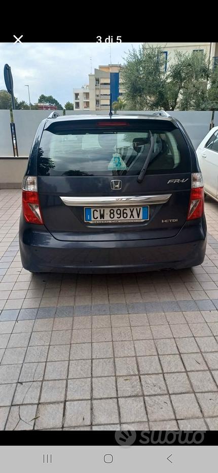 Honda FR-V