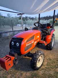 Trattore agricolo branson 2800