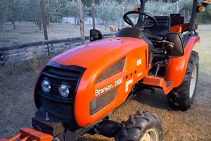 Trattore agricolo branson 2800