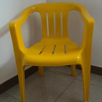 Sedia gialla per bambini