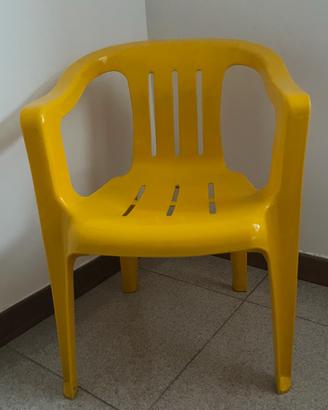 Sedia gialla per bambini