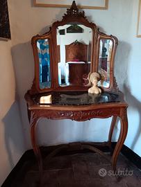 Pettineuse in noce, Luigi XV