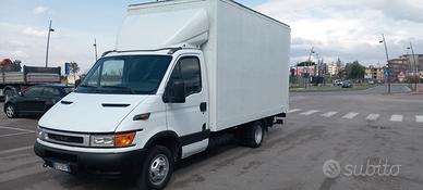 Daily 35C12 con pedana dhollandia anno 2006