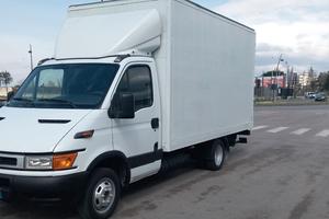 Daily 35C12 con pedana dhollandia anno 2006