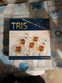 Gioco del tris alcolico