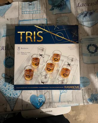 Gioco del tris alcolico
