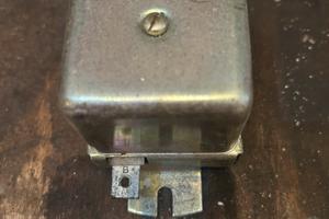 Regolatore tensione dinamo Ape Piaggio