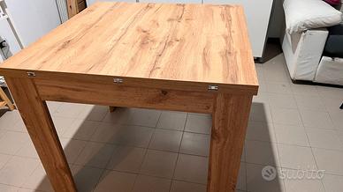 Tavolo quadrato allungabile