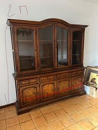 Credenza con vetrina in radica di noce