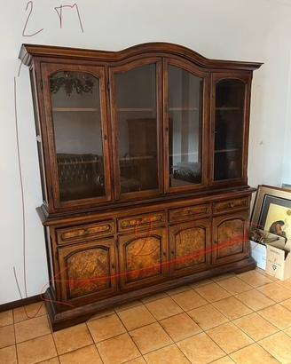 Credenza con vetrina in radica di noce