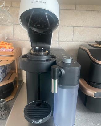 Macchina caffè De Longhi Nespresso Vertuo Lattissi