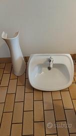 lavandino in ceramica bianco