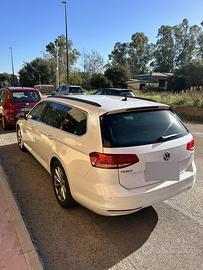 Passat variant Bianco perla in buone condizioni