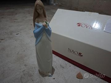 statua in porcellana Nao