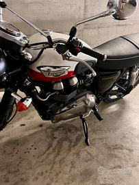 Triumph Scrambler 900 carburatori