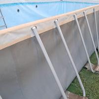piscina con motore nuovissimo