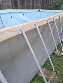 piscina con motore nuovissimo