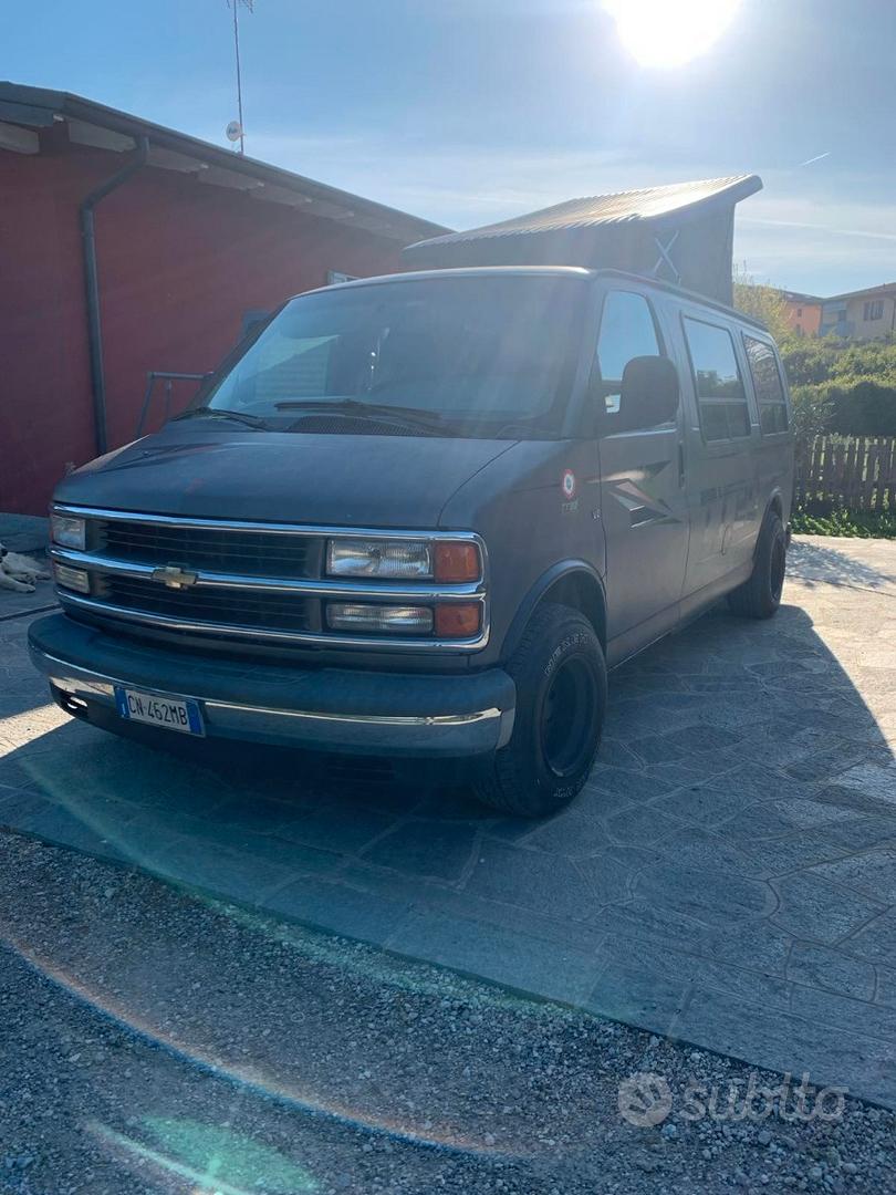 Van americano gmc chevy Caravan e Camper In vendita a Cremona