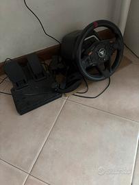 Volante e pedaliera da gaming