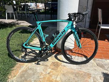 Bianchi Oltre XR4 Disc Celeste Carbonio RuoteRoval