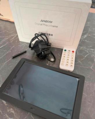 Digital photo frame