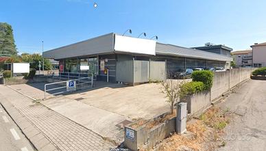 Immobile commerciale a Fossò (VE), ex supermercato