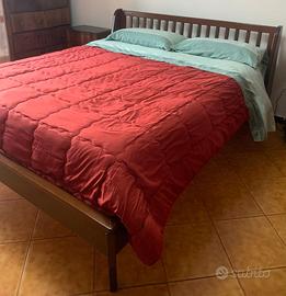 Letto matrimoniale di fattura artigianale