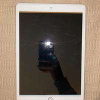 Ipad 8th generation 128 gb Wi-Fi