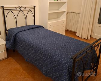 Letto singolo in ferro battuto