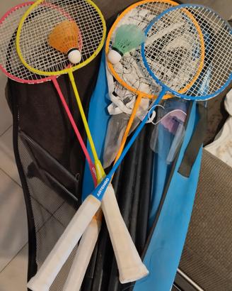 Set badminton 4 racchette rete e volani