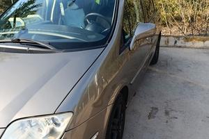 Auto in buone condizioni.