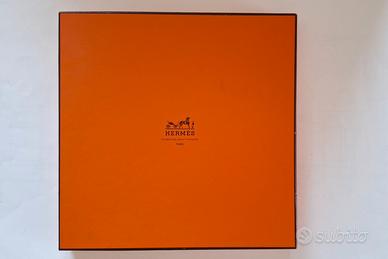SCATOLA VINTAGE "HERMES" ARANCIONE PER FOULARD.