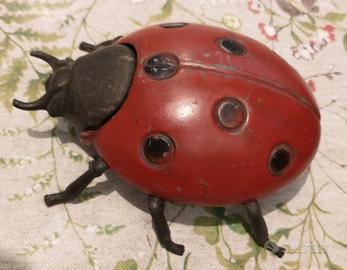 Posacenere vintage coccinella in metallo 