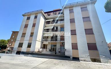 APPARTAMENTO CON AMPIE METRATURE IN ZONA CENTRALE
