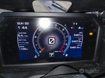 Tmax 8/2024 con 5700 km